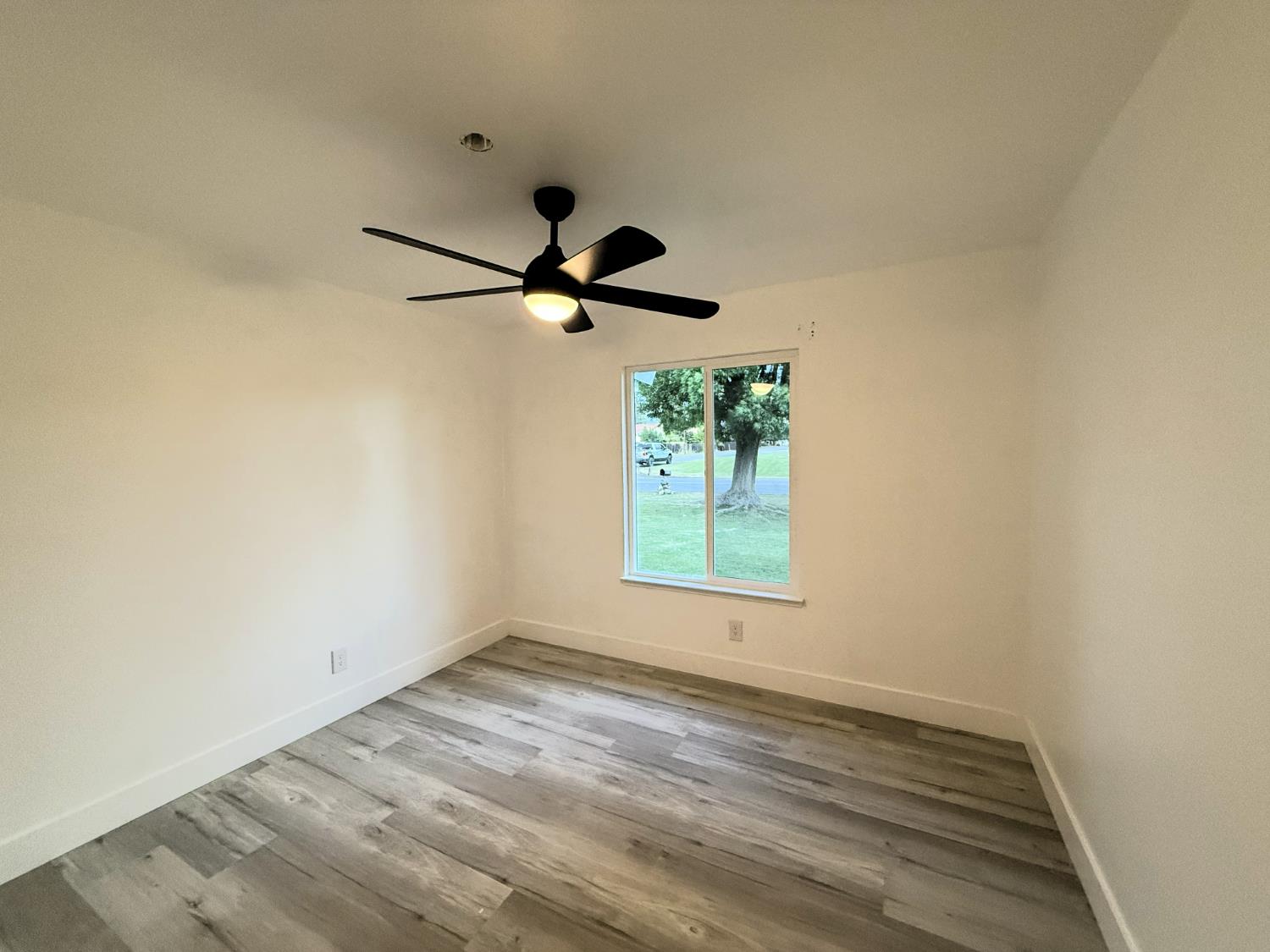 19232 Deane Dr, Madera, CA 93638