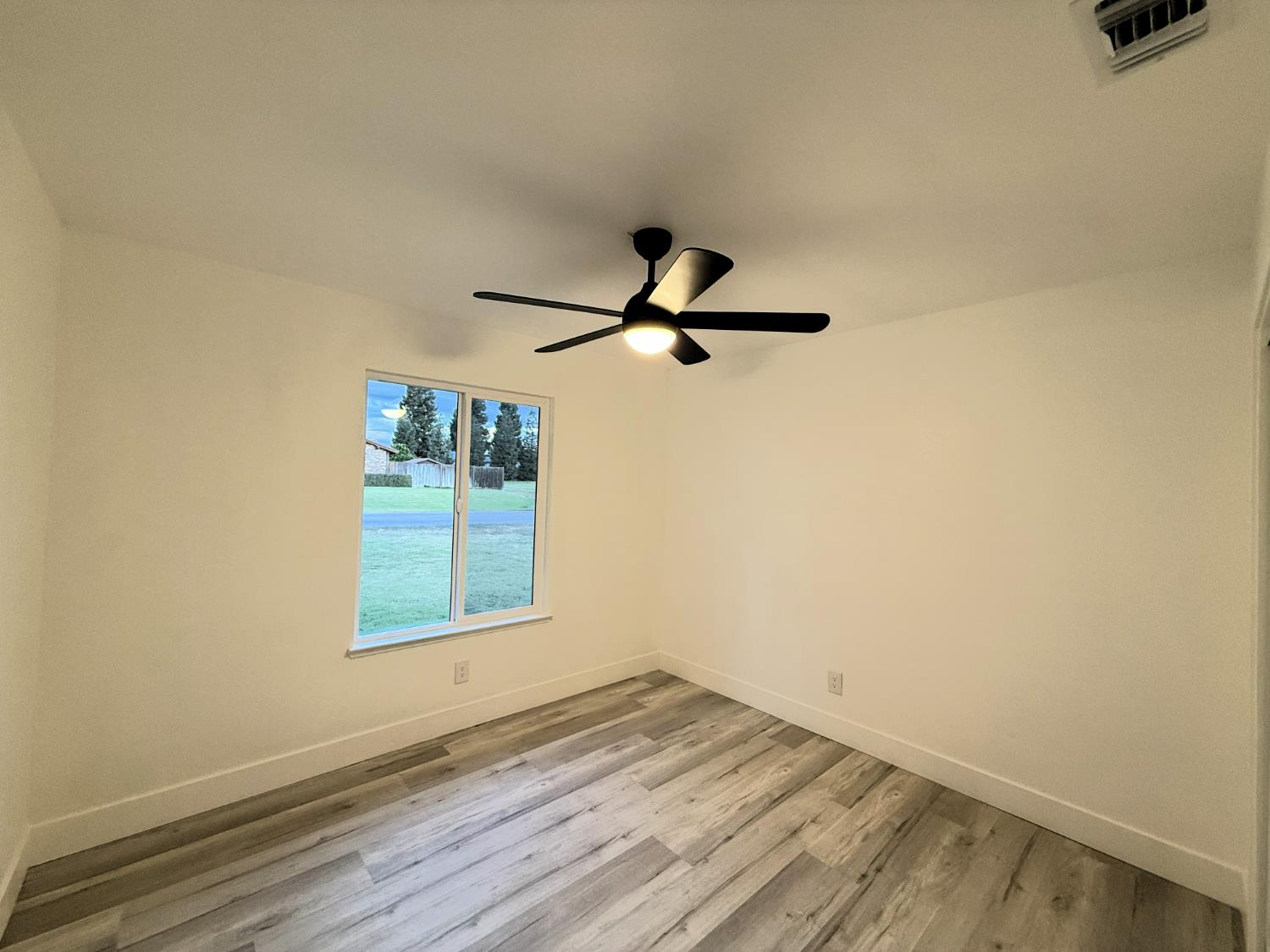 19232 Deane Dr, Madera, CA 93638