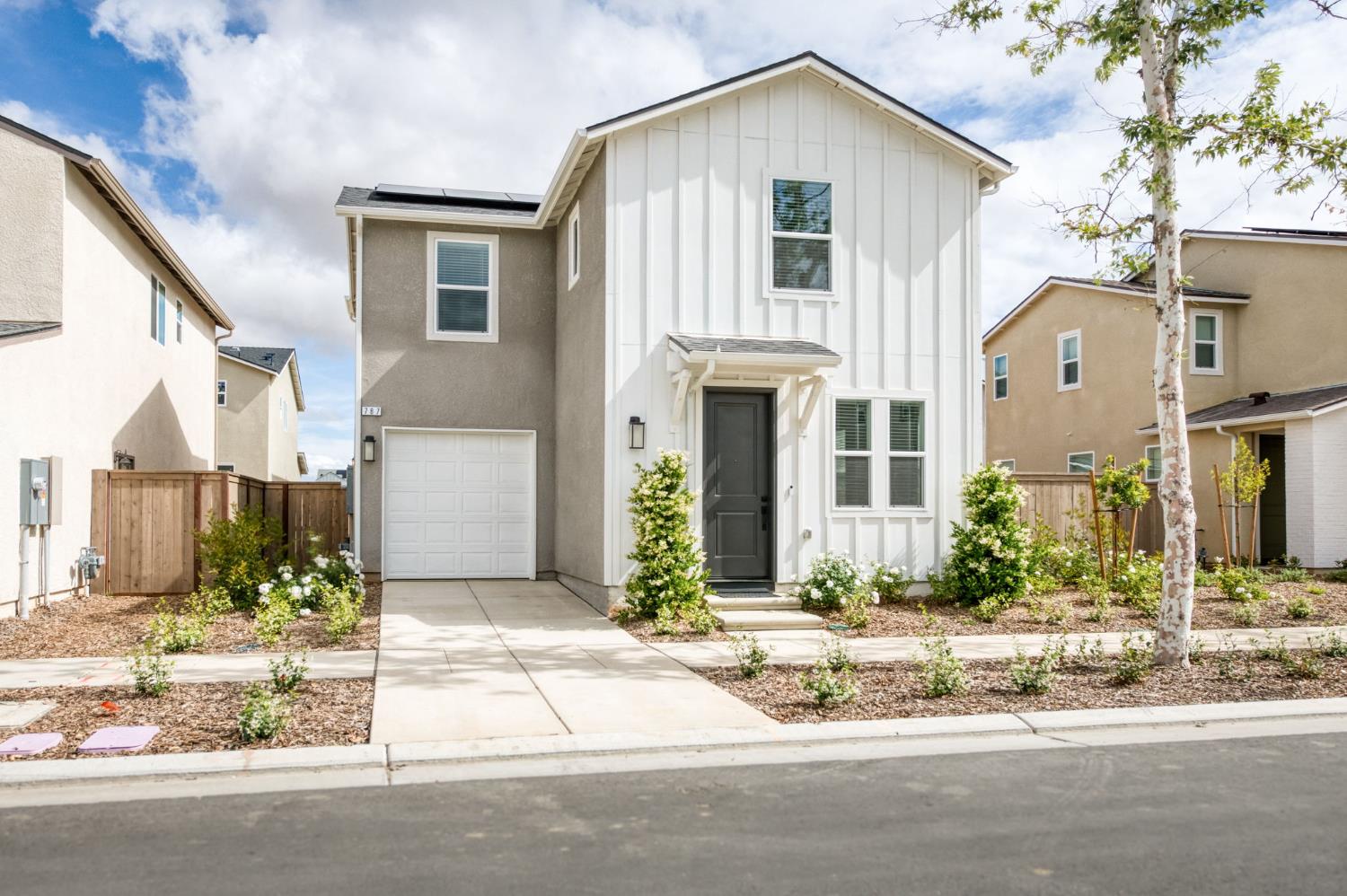 787 Laina Ave, Madera, CA 93636