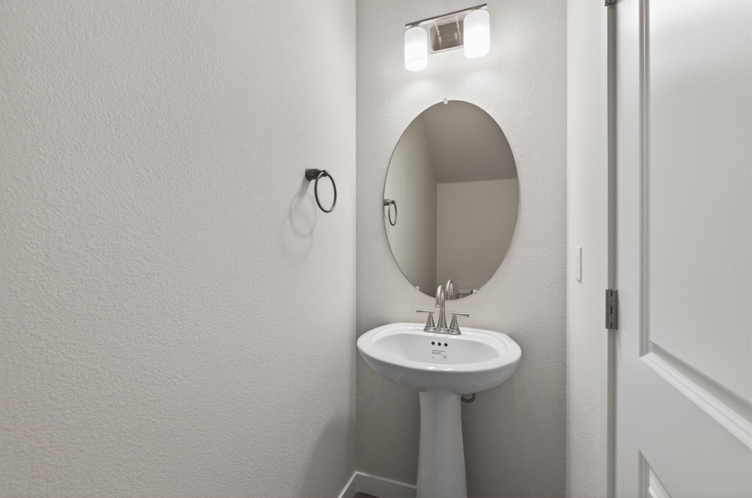 787 Laina Ave, Madera, CA 93636