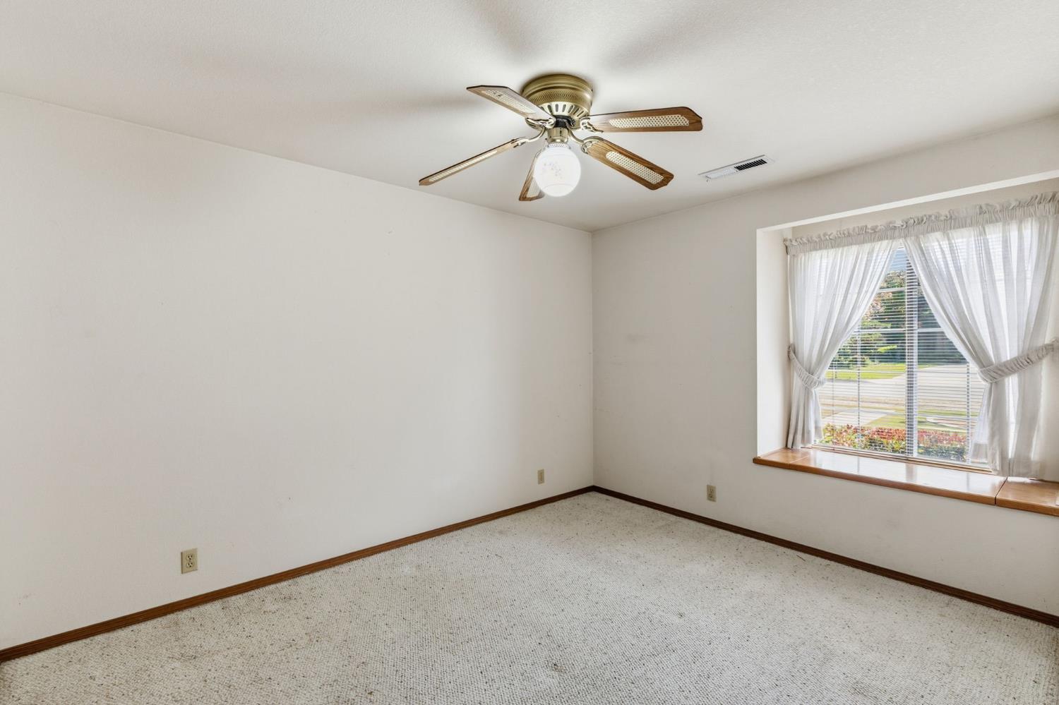 19098 Deane Dr, Madera, CA 93638