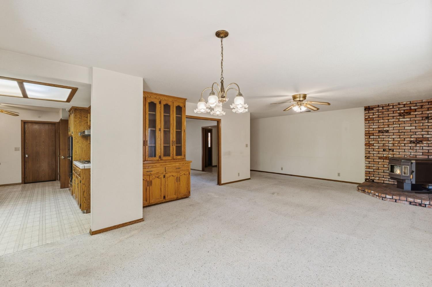 19098 Deane Dr, Madera, CA 93638