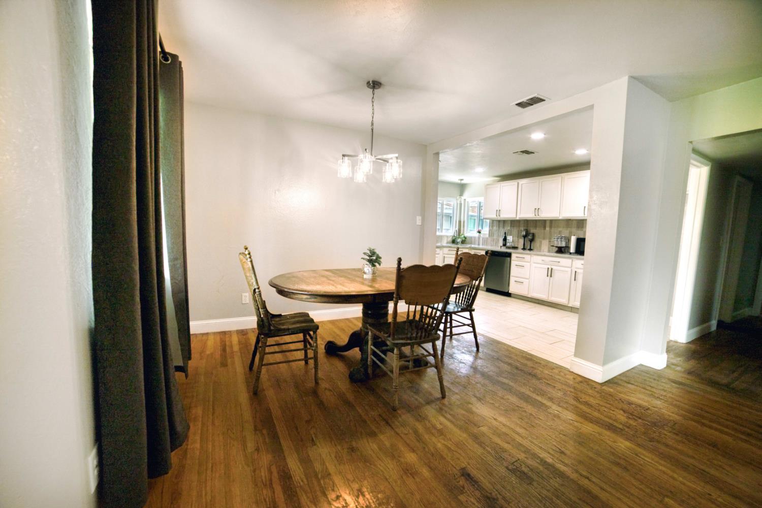 1712 W 5Th St, Madera, CA 93637