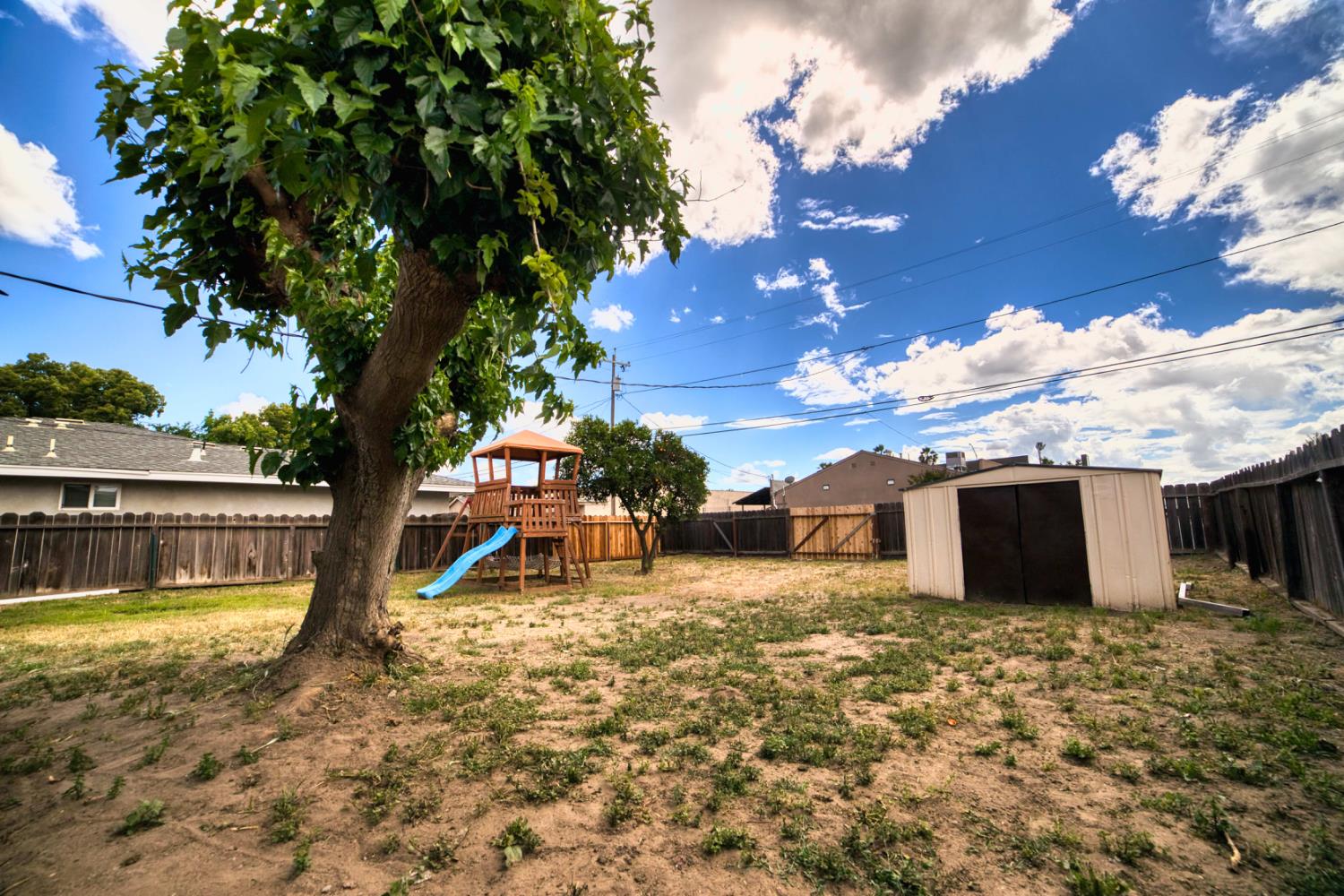 1712 W 5Th St, Madera, CA 93637