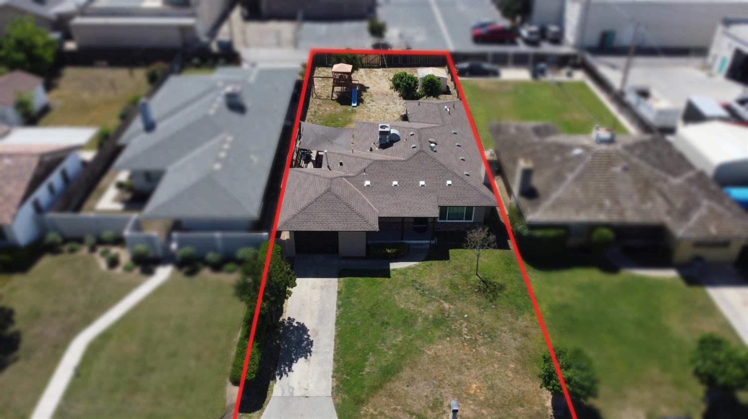 1712 W 5Th St, Madera, CA 93637