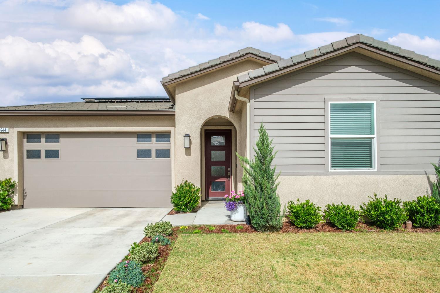 644 Atlantica Dr S, Madera, CA 93636