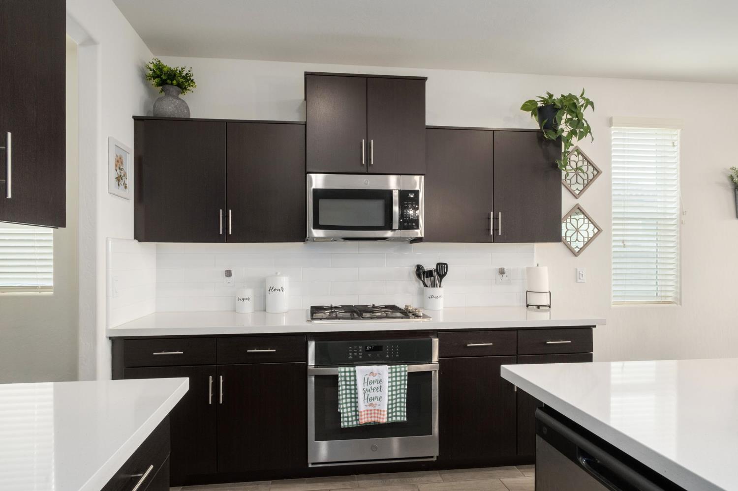 644 Atlantica Dr S, Madera, CA 93636