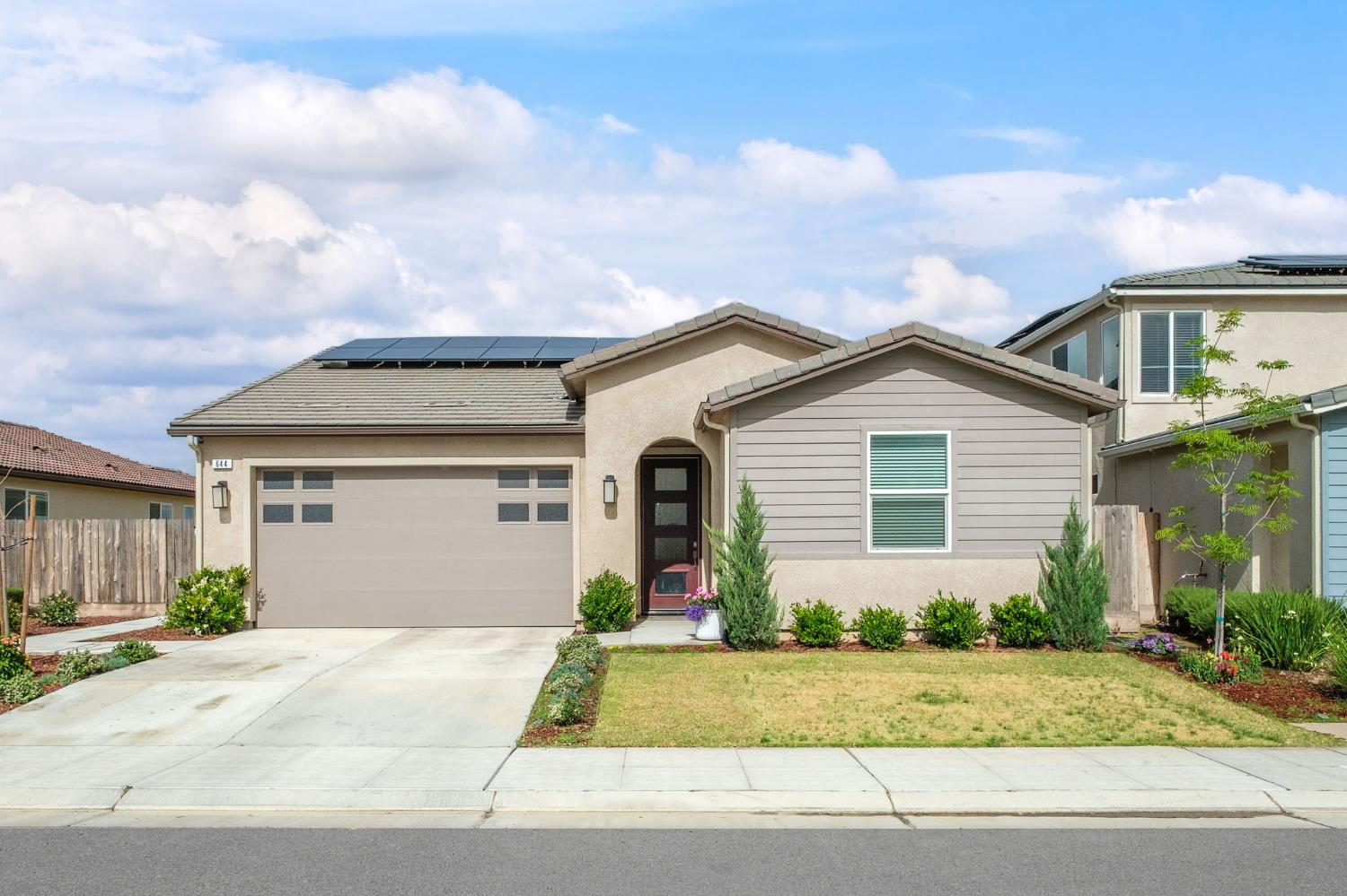 644 Atlantica Dr S, Madera, CA 93636