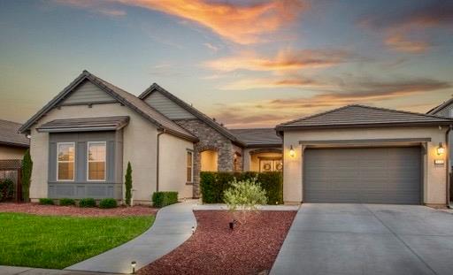 598 Crescent Ln, Madera, CA 93636