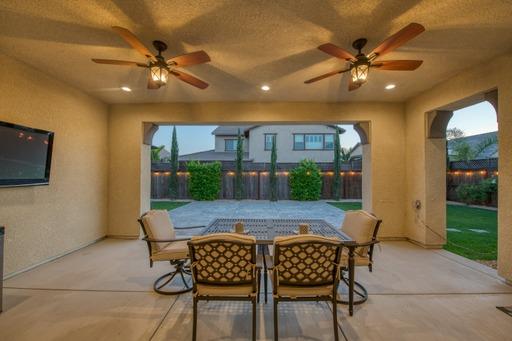 598 Crescent Ln, Madera, CA 93636