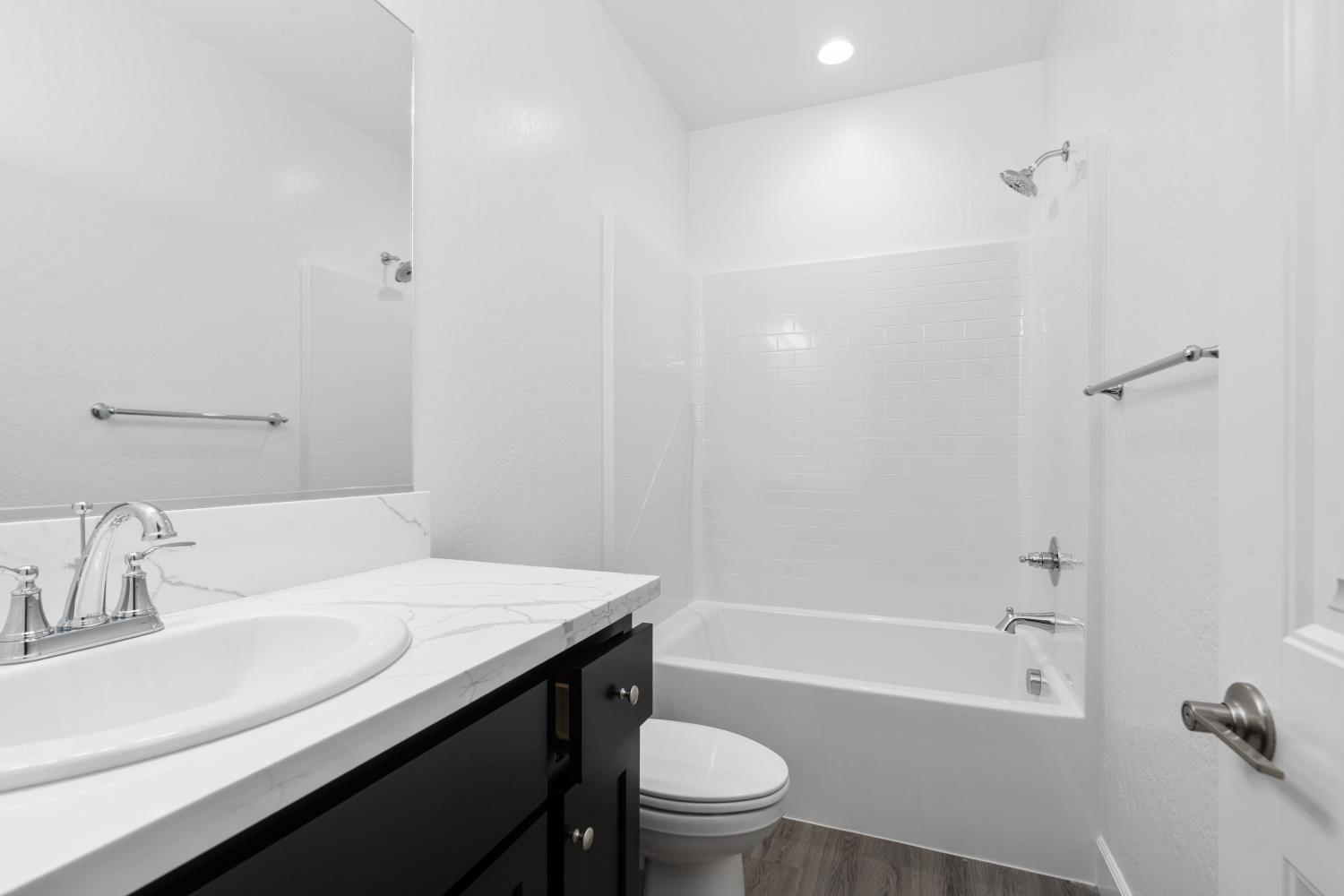 380 Huckleberry Rd S, Madera, CA 93636