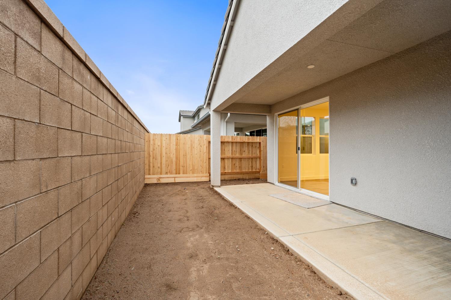 380 Huckleberry Rd S, Madera, CA 93636