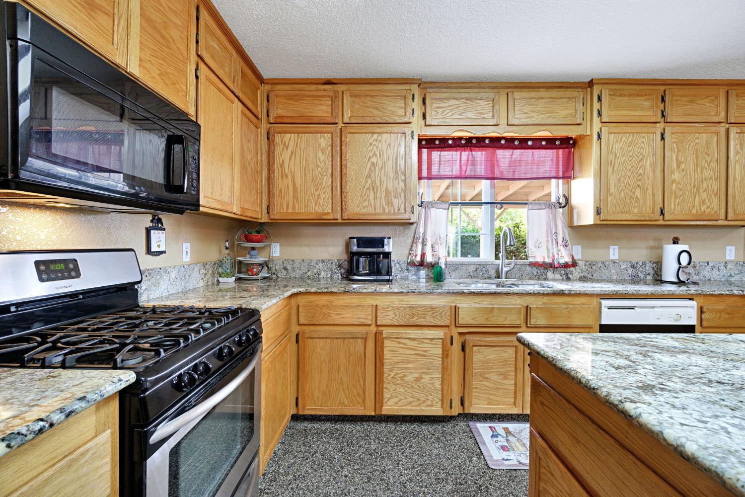 20689 Olympia Rd, Madera, CA 93638