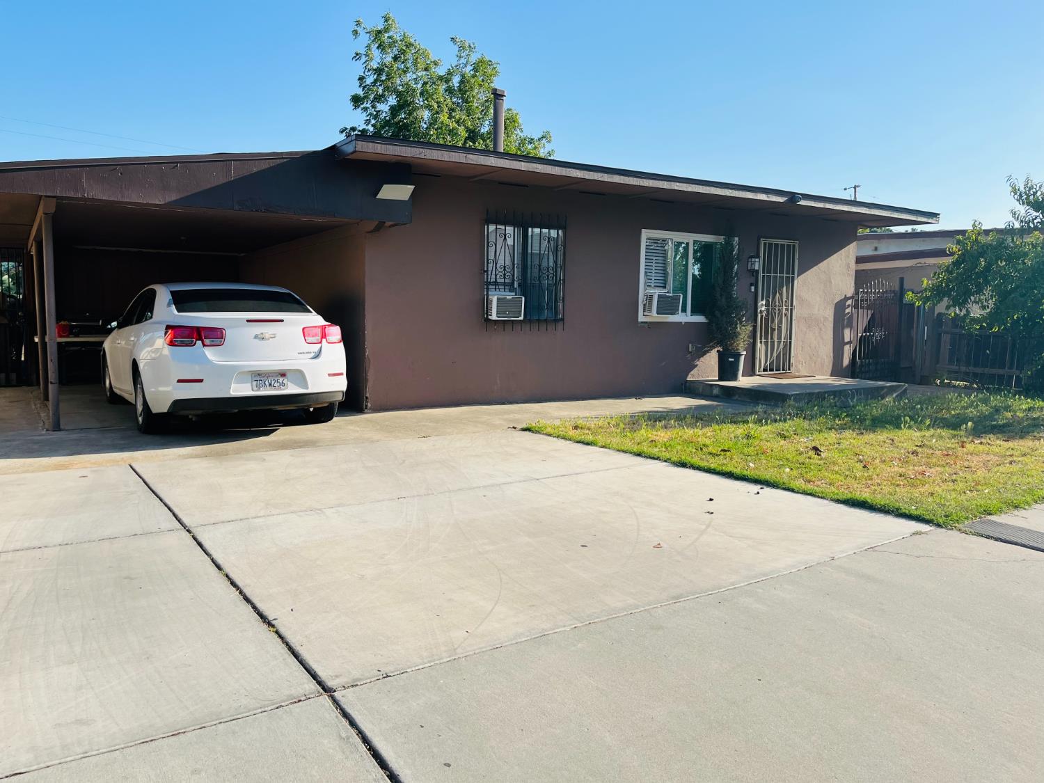 328 W Cleveland, Madera, CA 93638